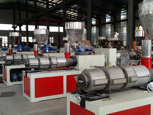 Twin screw extruder